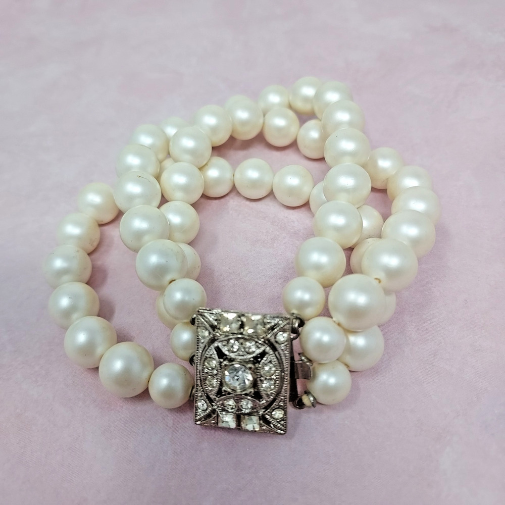 Vintage 3 Strand Bracelet 10mm Faux Pearls Victorian Look Box Clasp Sz 6.5